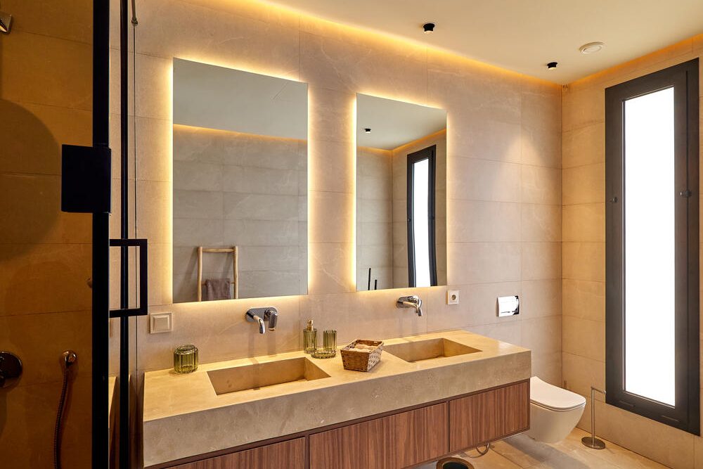 Salle de bains avec double vasque